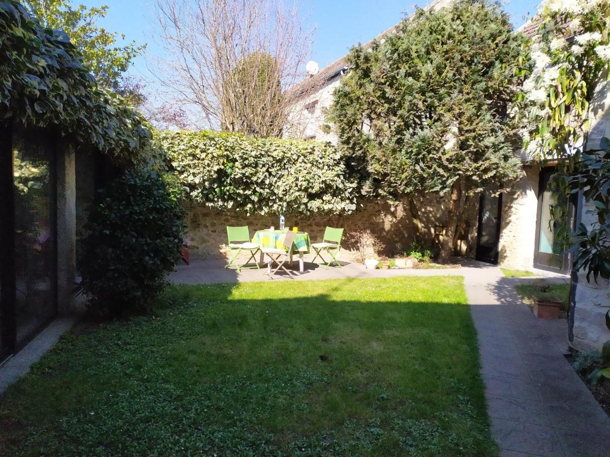 Bed and Breakfast Le Nid D'Hirondelles Perthes-en-Gatinais Экстерьер фото